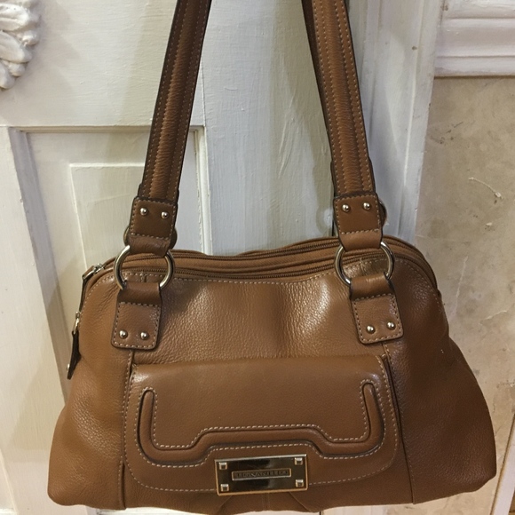 Tignanello Handbags - NWT Tignanello All Leather Satchel